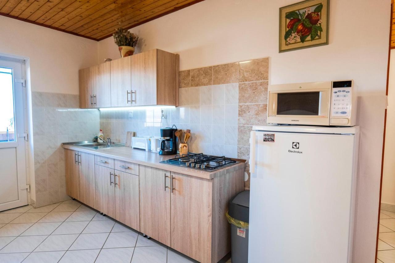 Kis Teniszhaz Ordacsehi Exterior photo